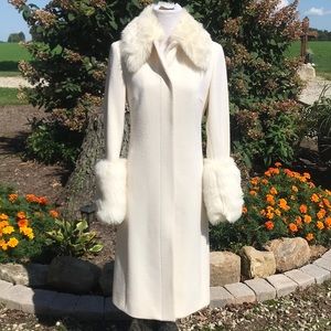 Express Gorgeous cream white fur cuff &collar coat